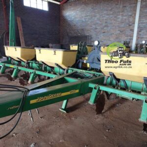 John Deere 1750